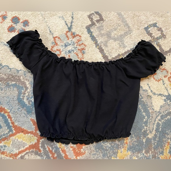 Forever 21 Tops - Forever 21 Black Ruffle Trim Top